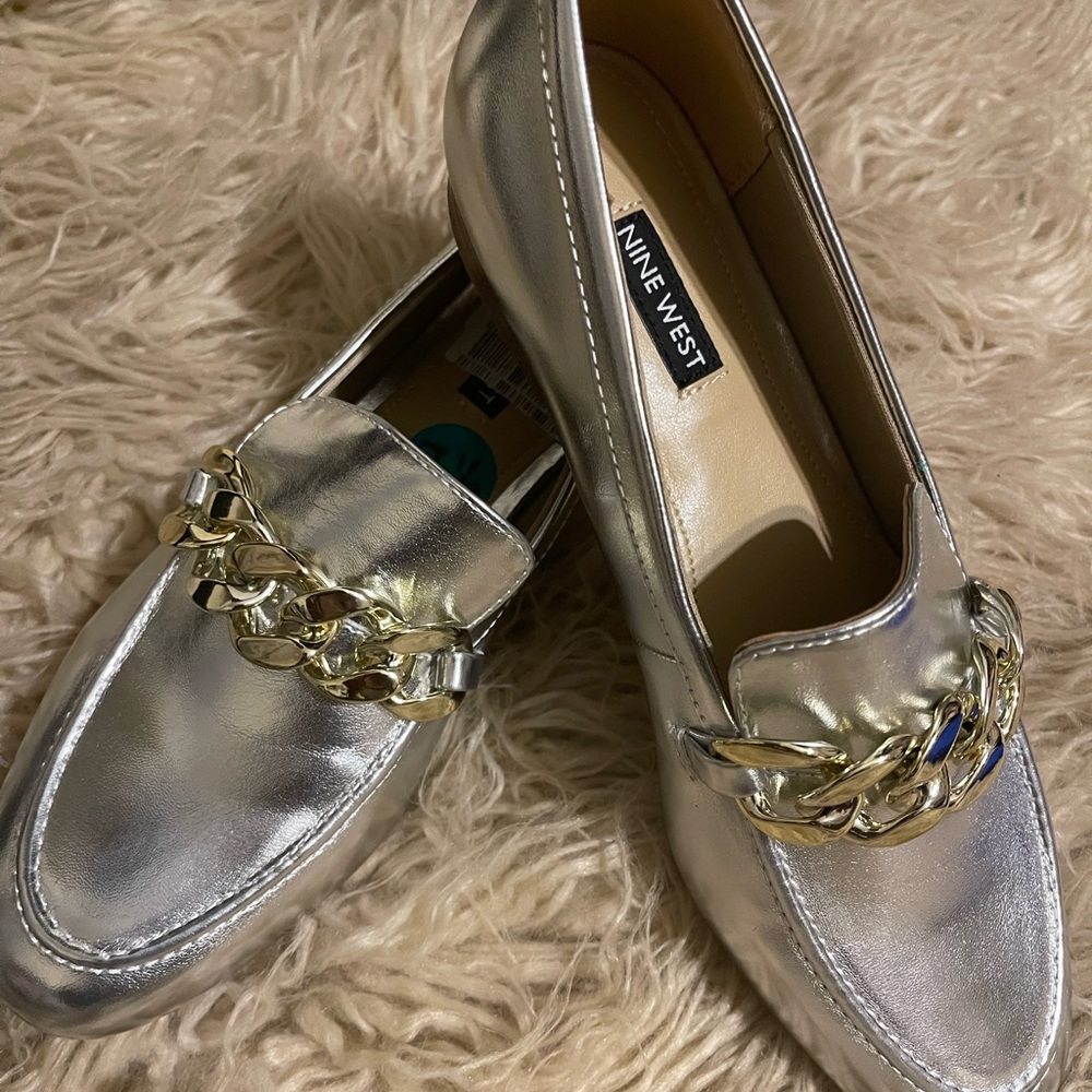 Gorgeous Nine West loafers